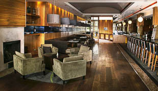 Bench-Bar-at-The-Westport-Woods-Hotel