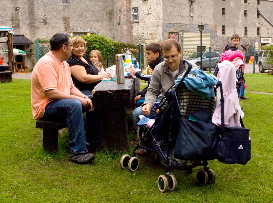 Gracy’s Bar & Café